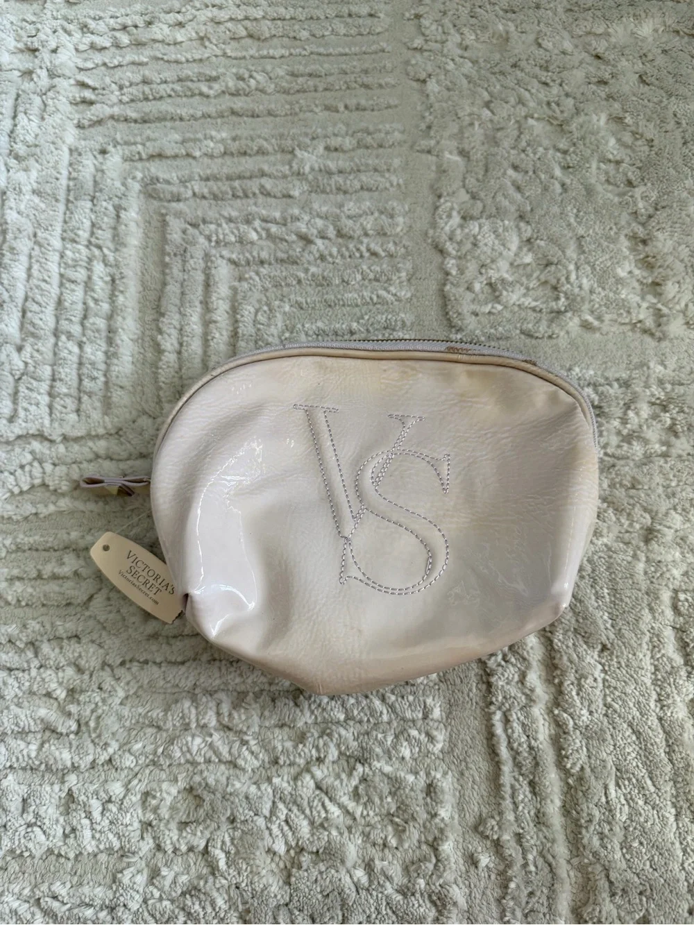 Victoria's Secret Cream Patent Cosmetic Pouch new with tags